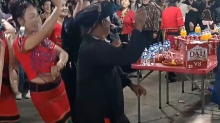 So mesmerizing! Yunnan Wa ethnic group's "Motorcycle Dance" keeps releasing new versions