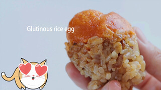 ไข่ข้าวเหนียว "ข้าวเหนียวหอม ๆ ไข่เค็มเยิ้ม ๆ อร่อยถูกโภชนาการ ต้องลอง"
