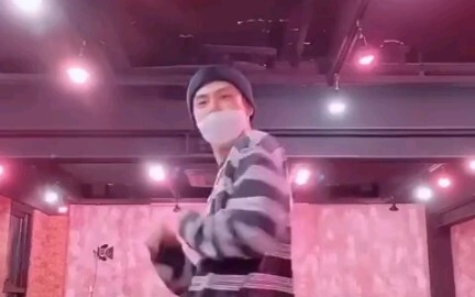 Thử thách nhảy Candy của Sehun!