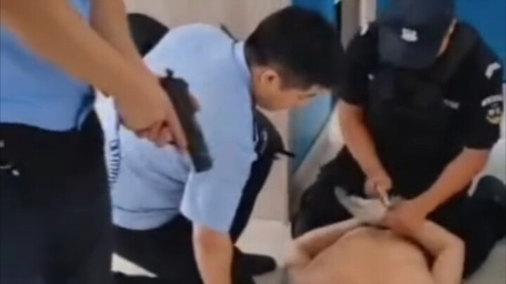 Police Arrest Home-Invasion Thief at Gunpoint