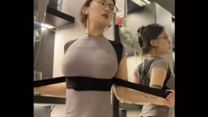 “Ternyata kemiskinan memang membatasi imajinasiku!”