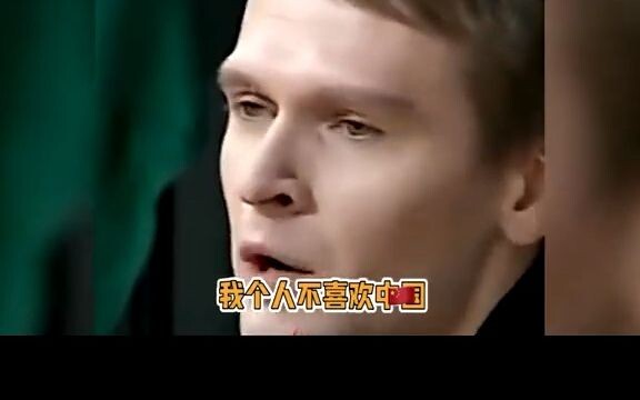 Những đoạn phỏng vấn người bình thường khiến người xem nhói lòng