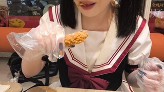 有妹妹的生活是什么体验？今天和妹妹一起去看电影，吃肯德基～