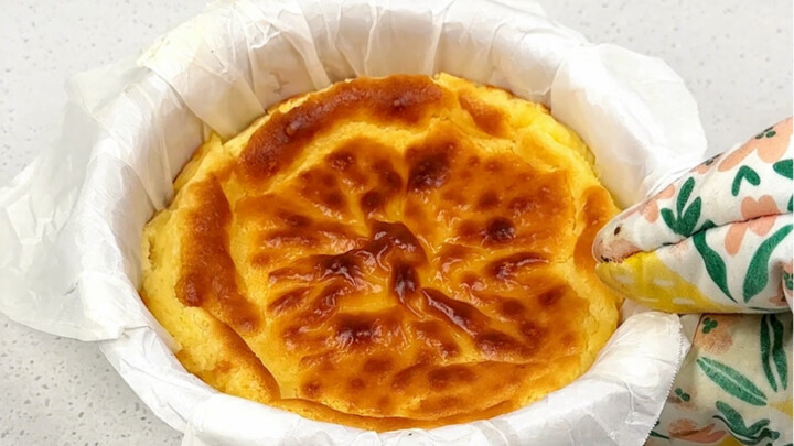 Tuy chiếc bánh này vừa xấu lại vừa đắt, nhưng ngon tuyệt cú mèo luôn! Hơn nữa cách làm đơn giản đến 