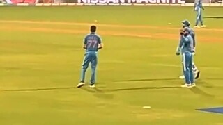 Virat Kohli and Sara Hilarious Reaction when Fans Chanting, "Hamari Bhabhi Kaisi Ho" during IndvsSl