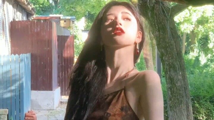 Pertama-tama lihat wajahnya dulu atau perasaannya dulu~