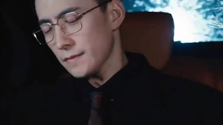 Anh ôm cô vào lòng: “Tây Tây của anh, ai dám động đến cô?”