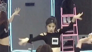 whistle - blackpink // Classroom clip sharing