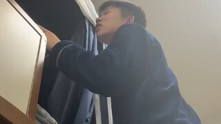 终于考完了，室友按耐不住了