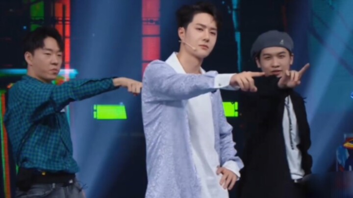 跳甩手舞的王一博~