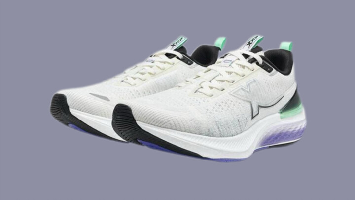 4 Pasang Sepatu Keren Tapi Jarang Diketahui Seharga Ratusan Rupiah! Koleksi Hemat dan Berkualitas!