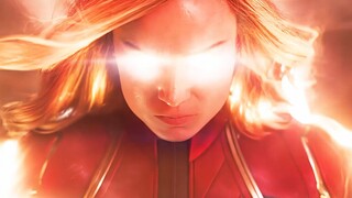 Saking kuatnya Captain Marvel hingga membuat wajah Thanos berubah menjadi ungu karena ketakutan!