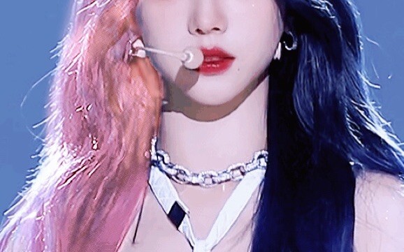 Who else but her can be the face of the show? Even the concept is tailor-made for her.｜Step on the I