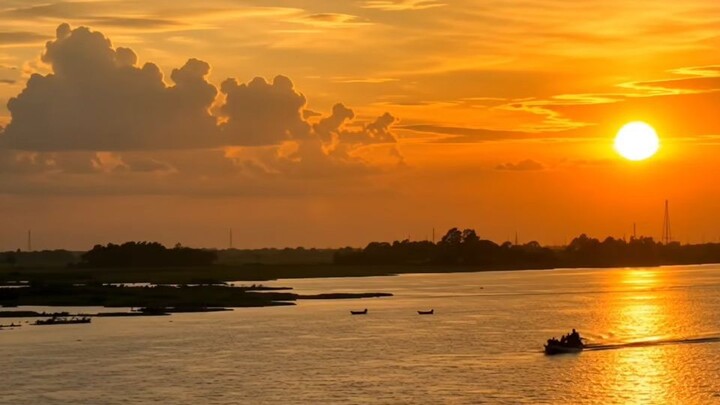 আল্লাহ'কে তার রাসূলকে প্রাধান্য দিন।🤍