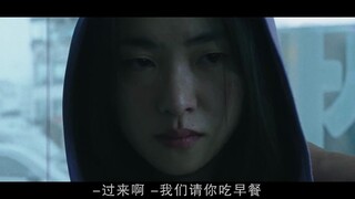 她就像战神