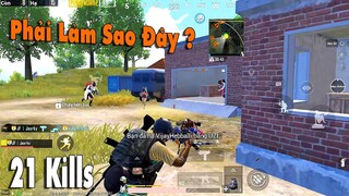 Vẫn sống khi bị team bạn bao vây | Solo vs squad | PUBG Mobile