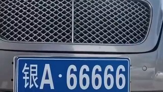 ฉันต้องทำงานร่วมกับแฟนเก่า