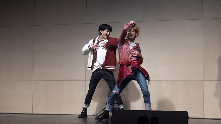 Dongkiz's Jang Mun-ik and Seol Won-dae duo dance to a Fever cover