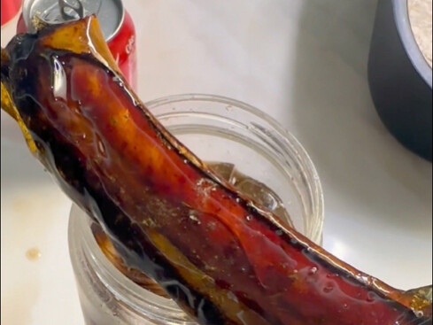 就剩三根骨头了！咬牙也要啃了？