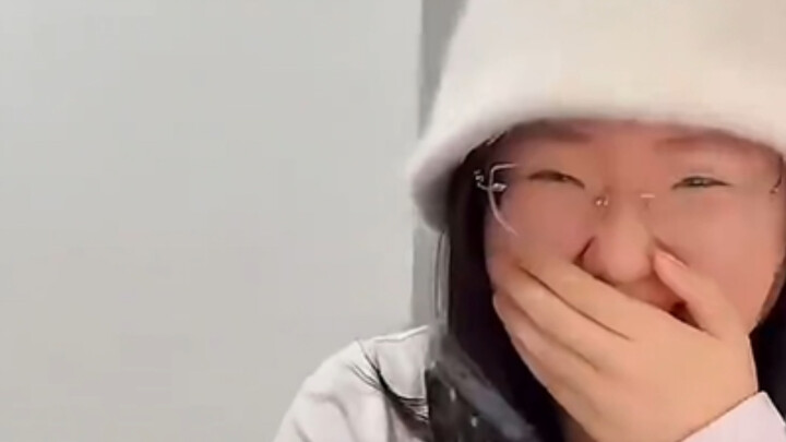 Menghadiri rapat orang tua murid atas nama bos