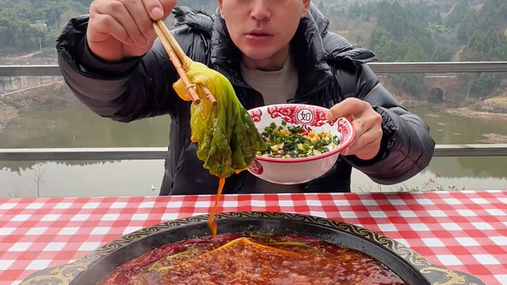 吃四川麻辣老火锅