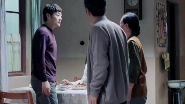 Người trượng nghĩa thường là dân hèn mọn, kẻ vô tình lại thường là kẻ có học. Đại Tầm mới là anh em 