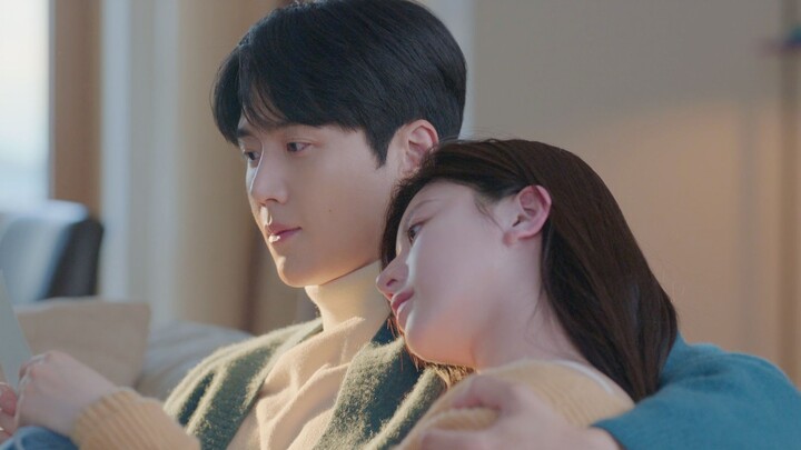 “จะเริ่มพูดยังไงดีนะ บอกเรื่องอากาศ หรือว่าบอกว่าคิดถึงเธอมาก”
