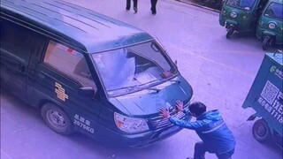 من الرائع حقًا أن شركتك تمتلك كلاً من وولونغ وفينغتشو في الوقت نفسه! ما أحسن حظك! 😂