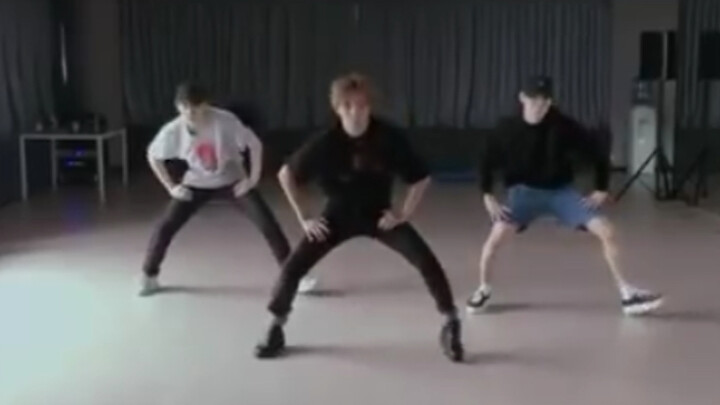 [Jeong Jaehyun] Isn’t this the epitome of South Korean leg goals? | If you’re envious, you’ve alread