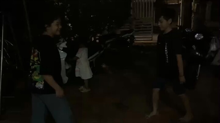 Đánh lộn bà con ơi