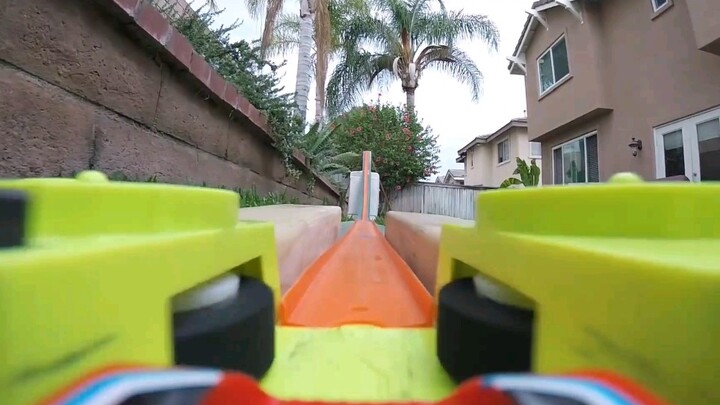 「1080p」First-person perspective experience of a four-wheel drive car racing on the track!