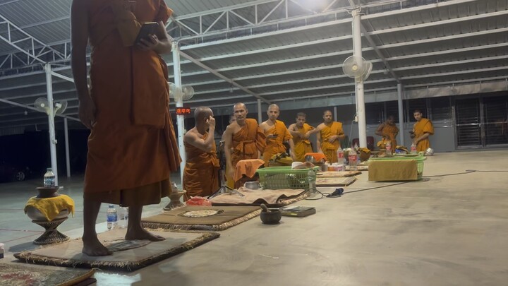 The life of Theravada monks