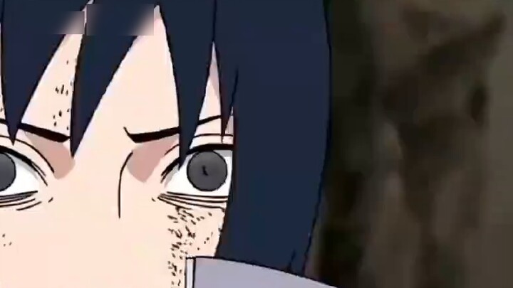 Sasuke cười ngay tại chỗ!