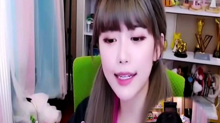 Moderator super mengunjungi siaran langsung Zhou Shuyi, dan kabur hanya dalam waktu kurang dari satu