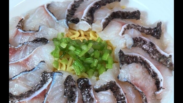This is a tiger-striped fish! Noodles cooked this way are unbelievably delicious!