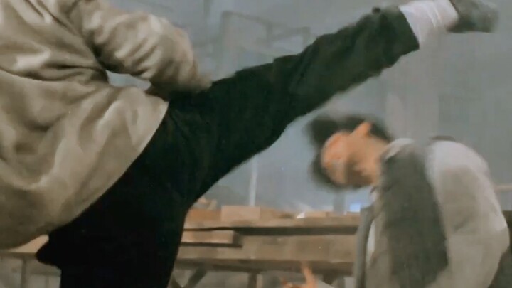 He used to be a hitman… one of the top-tier kind～