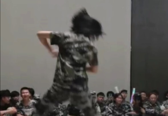 Bibidibao explosion military training show