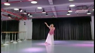 My mother is in her early 50s, but she dances like a 20-year-old girl! Happy Mother's Day ~ I love y