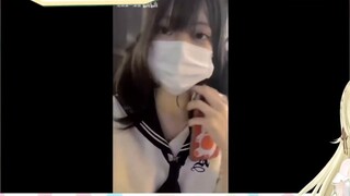 Japanese smart guy looks at ♂homo♂ and calls his teeth white