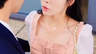 สาวพาร์ทไทม์ขโมยจูบCEOคารถ หวังช่วยให้ดีขึ้น สุดท้ายพลิกล็อกกลับเป็นเธอที่โดนช่วยซะเอง