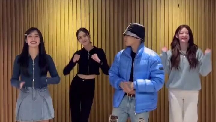 Our Park Jae Bum is so busy all day long, jumping here and there