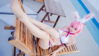 [cos collection] Miss sister cosplay Honkai Impact three swimsuits with Yae Sakura in water, this Ya