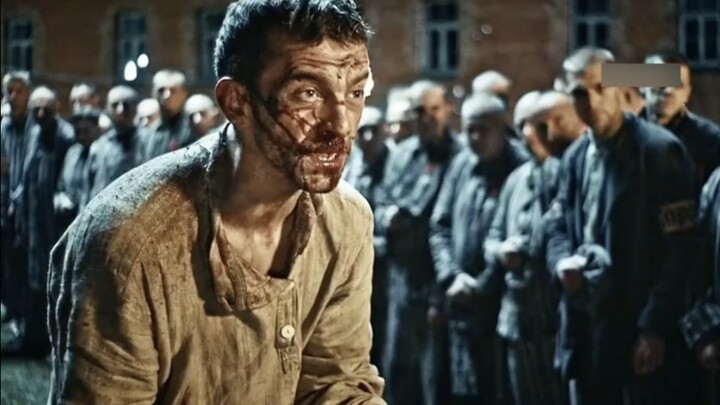 Pria itu hampir dieksekusi tembak, tapi malah menggigit apel dengan lahap, karena dia sadar: kalau t