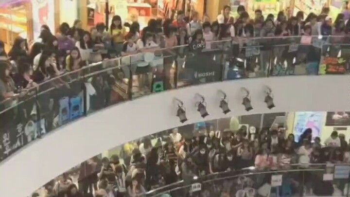 【เซเวนทีน】การเชียร์สุดปังในงานแถลงข่าวฮ่องกงปี 2018!!! (ขอบคุณ)