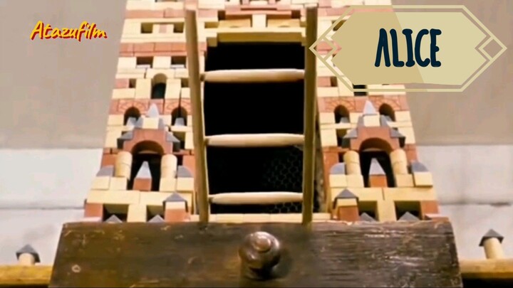 BOCIL KEPO VERSUS KELINCI PAJANGAN (ALICE)