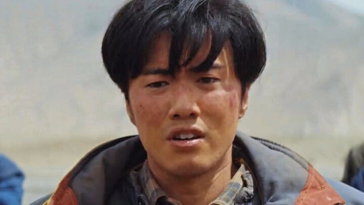 Phóng viên bất ngờ phát hiện vụ đánh bắt trái phép, nào ngờ ngay giây sau đã gặp họa...