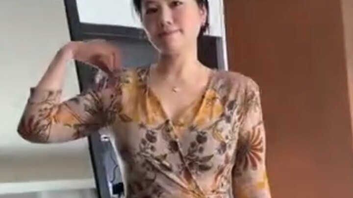 Harus makan! Ibunya pacar benar-benar masih anggun dan menawan!