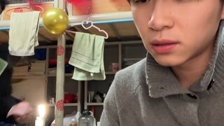 《舍友的灵魂拷问》#室友的迷惑行为 #宿舍#代入感很强