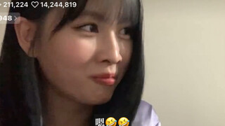 ليان: أنت لا تعرف ما الذي أتحدث عنه، أليس كذلك؟ تاو (بوجه يظهر رغبتها الشديدة في عدم الاعتراف بأنها 