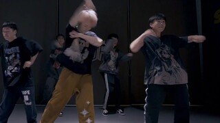 ยักษ์ | เพลงประจำลีกออฟเลเจนด์ส์กำลังลุกเป็นไฟ